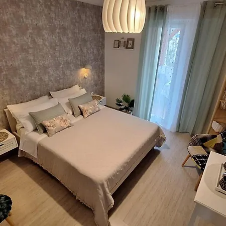 And With Parking Space Hvar - 13161 Maison d'hôtes