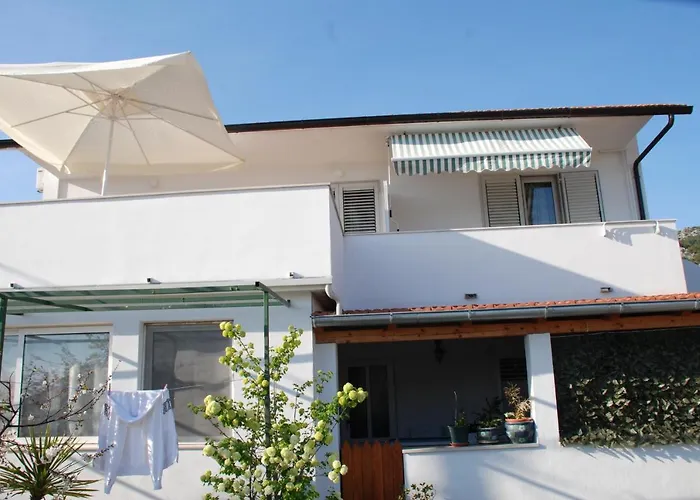 Gasthuis And With Parking Space Hvar - 13161 3*