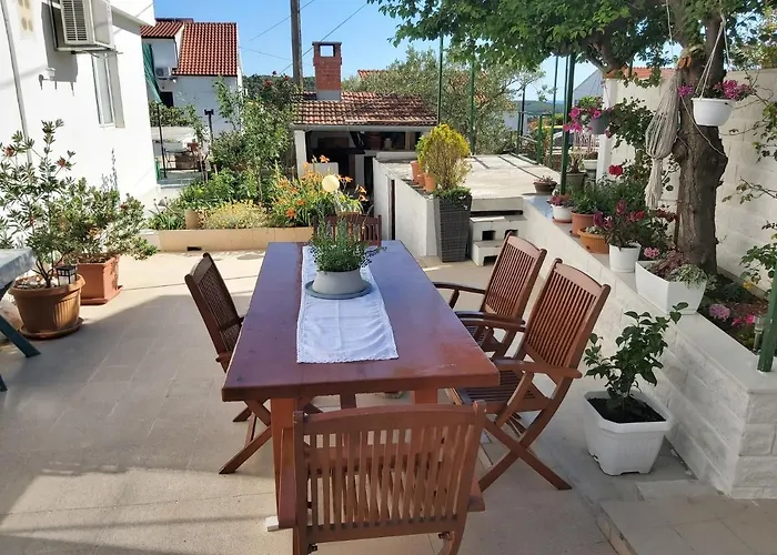 And With Parking Space Hvar - 13161 Gasthuis