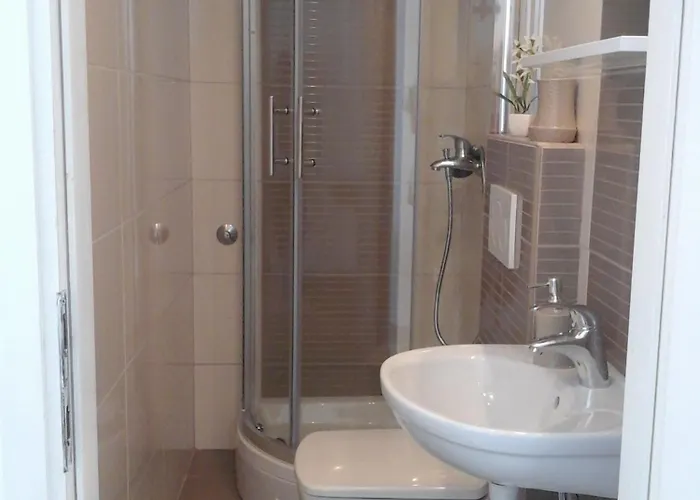 Gasthuis And With Parking Space Hvar - 13161 3*